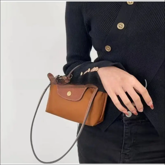 Longchamp Le Pliage Cognac stilren fransk minimalism - Mini Pack & Axelband - Sminkväska