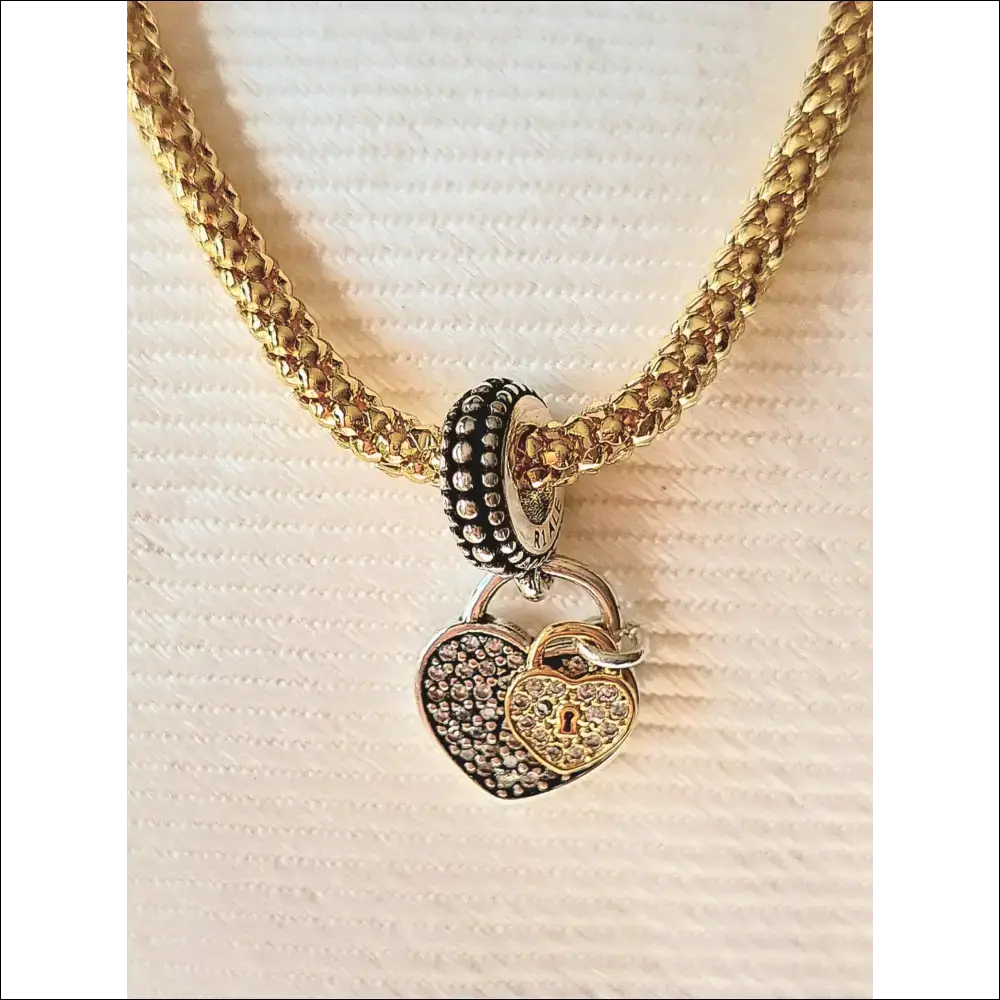 Sällsynt Pandora Love Locks Charm – Två hjärtformade lås i silver & guld 10 Hängsmycke