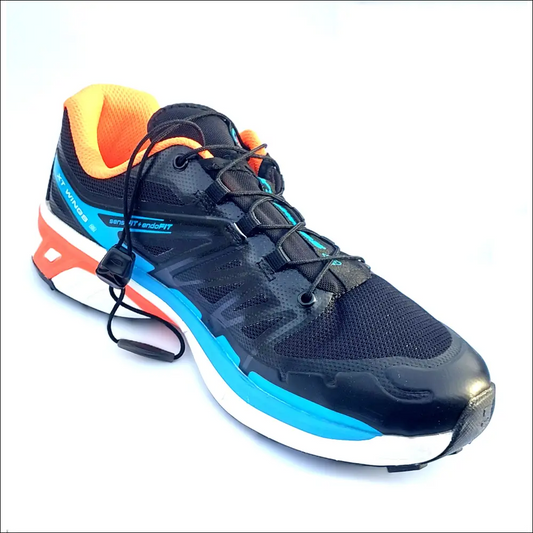 Salomon XT-Wing ovandel i svart 3D-mesh – andas och formar sig efter foten för optimal komfort. Synlig text SensiFIT™ EndoFIT™