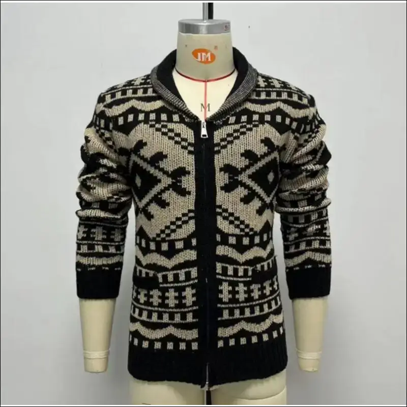 Stickad Herr Cardigan i Nordisk Stil med Polokrage