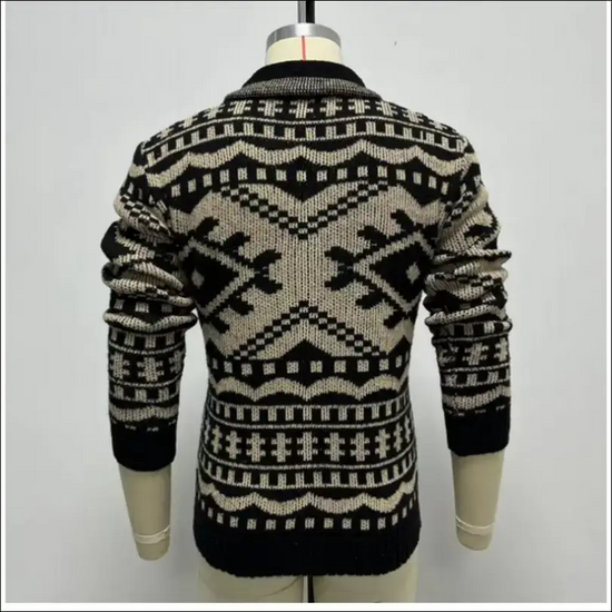 Stickad Herr Cardigan i Nordisk Stil med Polokrage