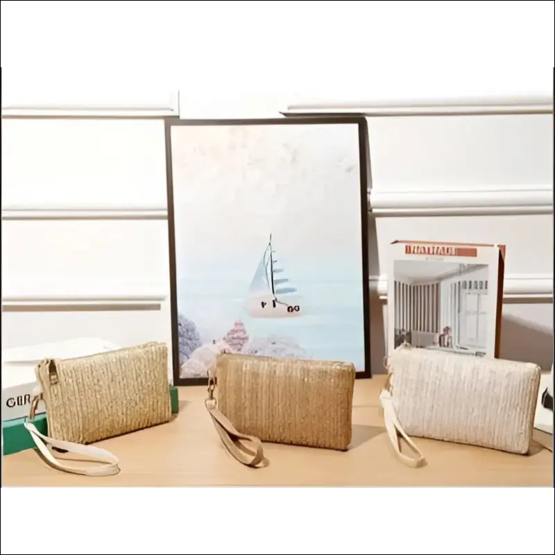 Stråväska med handledsrem för dam – liten lätt och stilren - Clutch